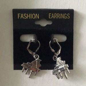 Grand Piano dangly earrings 💕